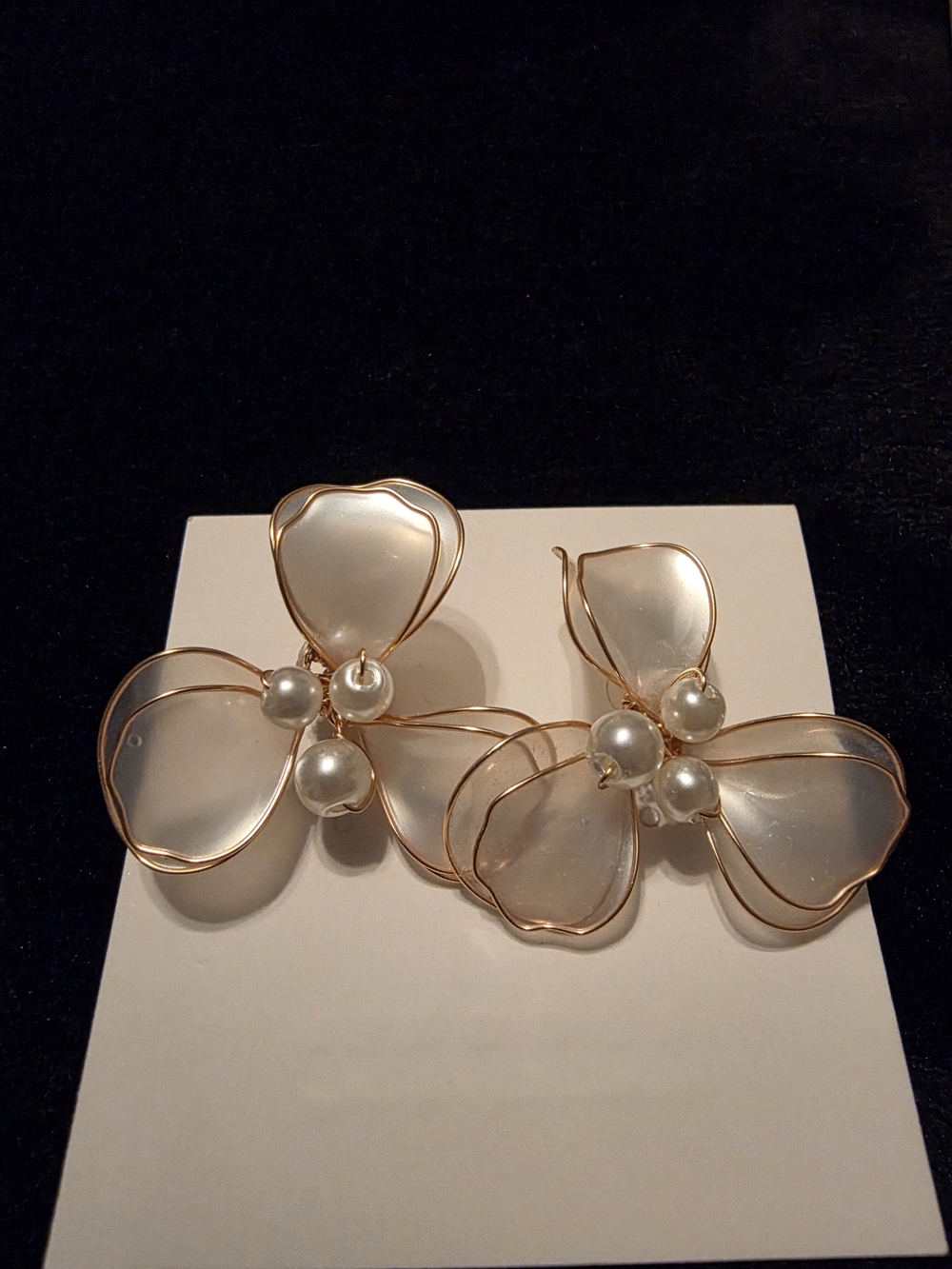 Pearl Flower Drop Earrings - Pearl White and Gold